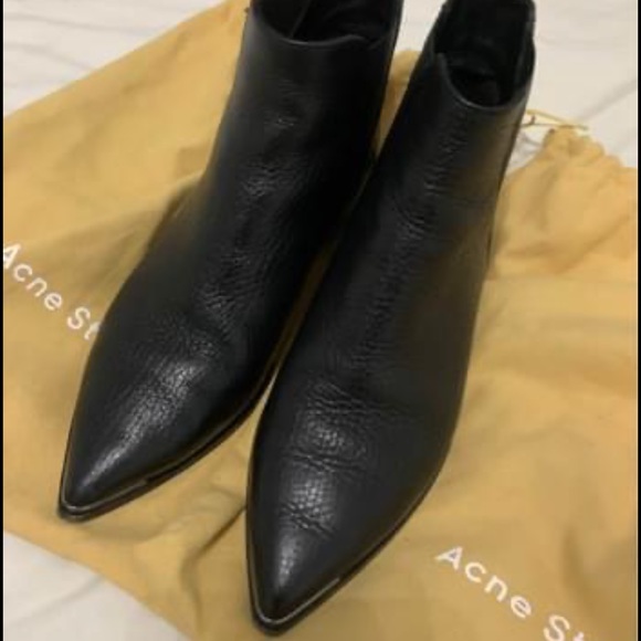 Acne Studios Jensen Pebble Leather Ankle Boots with Metal Tip - Picture 6 of 9